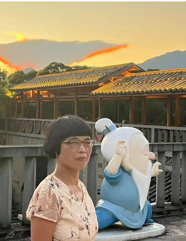 化學教研組長：葉愛嬌